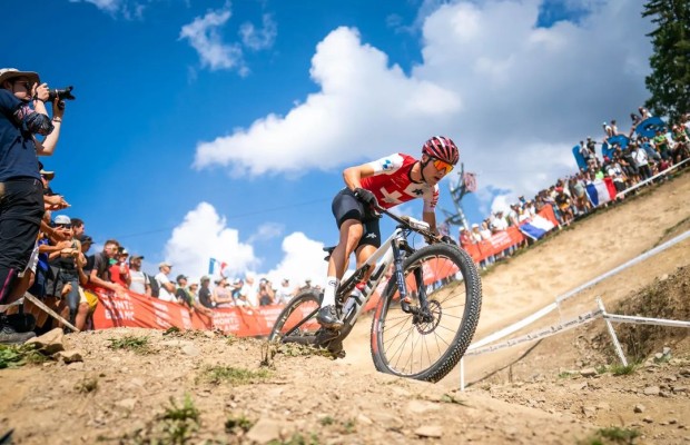 Colombo también se pasa a la carretera