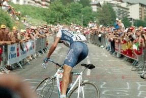 Um bretelle de tecido “jeans” poderia chegar ao pelotão profissional