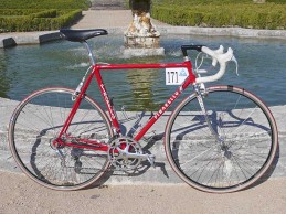 Which bicycle brand has won more Tour de France