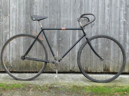 Which bicycle brand has won more Tour de France