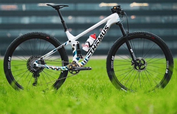 Alessandra Keller debuts a special edition of her Thomus Ligthtrider