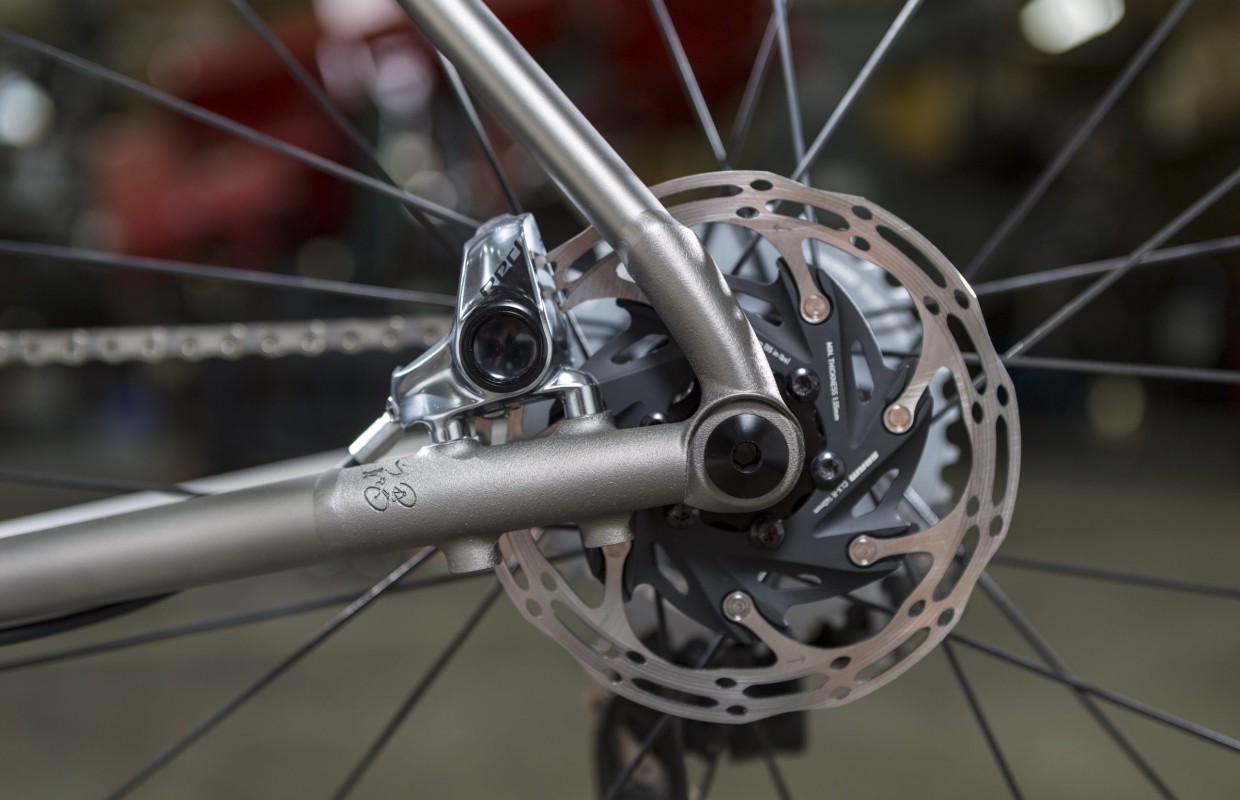 Disc brakes vs rim brakes for road bikes what do you need to know