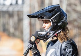 Jolanda Neff vence em DH, Cyclocross e Enduro com apenas uma semana de diferença