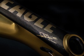 american-eagle-atlanta-2-gold