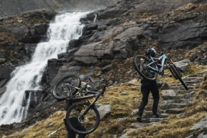 Ganhe uma Race Face Turbine 29 com as últimas novidades de Trail Tales