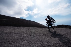 Richard Gasperotti descends the volcano Etna on his Mondraker Foxy