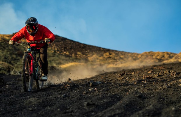 Richard Gasperotti descends the volcano Etna on his Mondraker Foxy