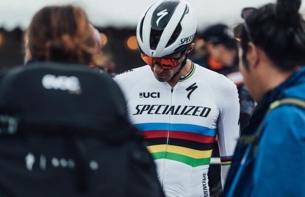 Ofertas agressivas da Specialized na Black Friday com até 50% de desconto em equipamentos, componentes e bicicletas