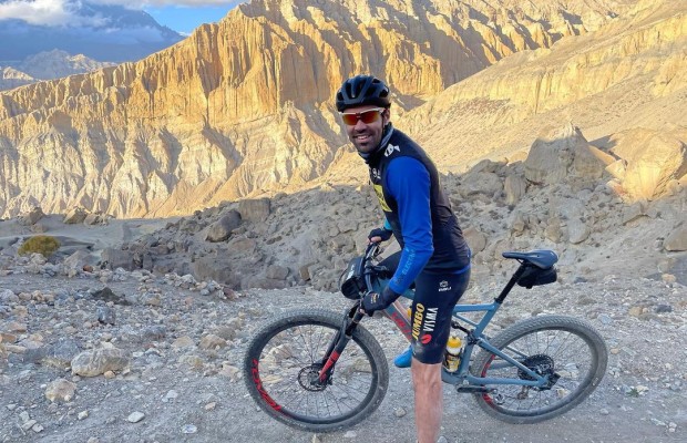 Dumoulin takes his mountain bike to the Himalayas to start over again