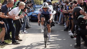 A UCI põe limite nos guidões estreitos