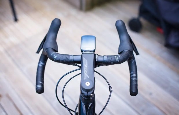 A UCI põe limite nos guidões estreitos