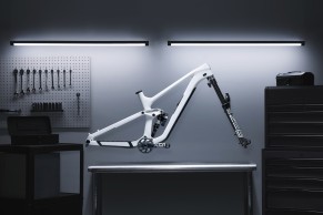 Il est possible d'acquérir séparément le système révolutionnaire RockShox Flight Attendant