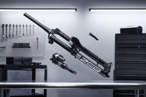 Il est possible d'acquérir séparément le système révolutionnaire RockShox Flight Attendant