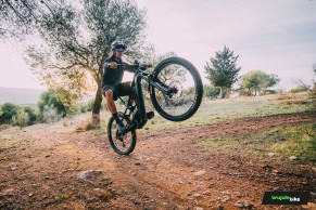 We test the Cannondale Motera Neo Carbon LT 2: pure power