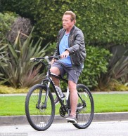 Arnold Schwarzenegger quiere pedalear por todo el mundo