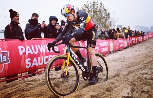 Wout van Aert pede tranquilidade aos fãs