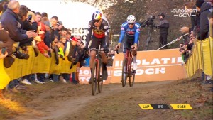 Van Aert beats Van der Poel in the final sprint of the Zolder Supersprestige
