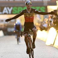 Van Aert gana a Van der Poel en el esprint final del Superprestigio de Zolder