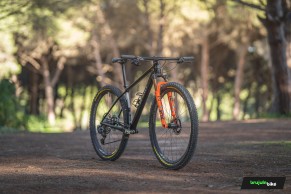 We test the Wilier Usma SLR: extreme lightness to enjoy the most original MTB