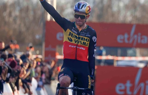 Victoria y exhibición de Van Aert en la Copa del Mundo CX de Zonhoven