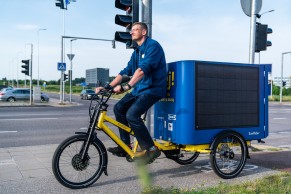 IKEA prueba con éxito una bici eléctrica de reparto con carga solar