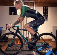 Confirmado, en 2018 los ciclistas han hecho más rodillo que entrenamientos en exterior