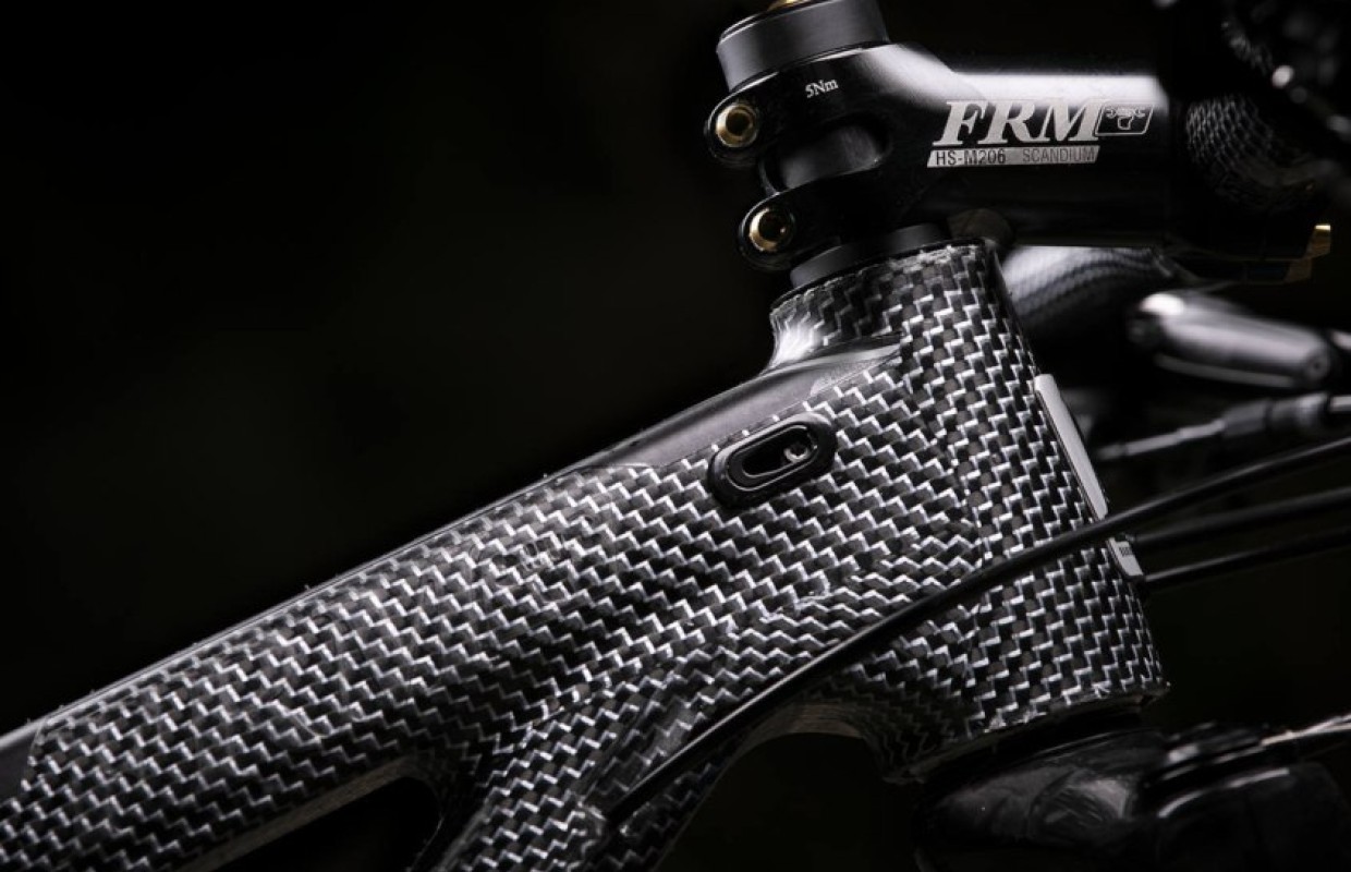 Carbon fiber clearance bicycle