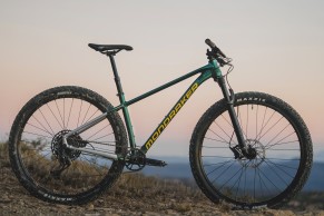 Nueva Mondraker Chrono DC 2023, una rígida de aluminio muy divertida