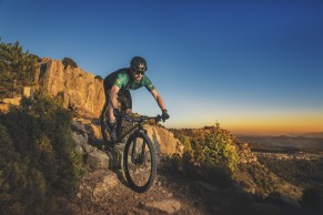 Nueva Mondraker Chrono DC 2023, una rígida de aluminio muy divertida