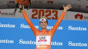 Pello Bilbao wins in Australia