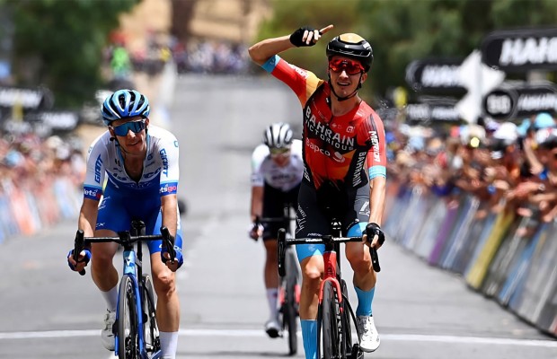 Pello Bilbao gana la primera del año en Australia