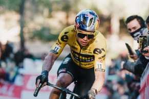 Van der Poel beats Van Aert at the Benidorm show