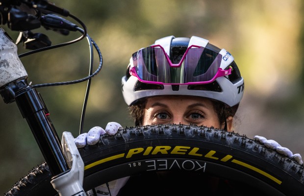 As equipes de mountain bike da TREK Factory Racing competirão com pneus Pirelli