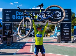 Janika Loiv y Emil Hasund ganan la primera etapa de la Costa Blanca Bike Race 2023