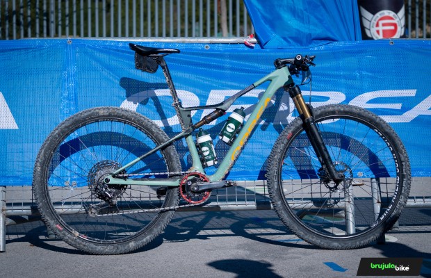 Lukas Baum's Orbea Oiz 2023 in detail