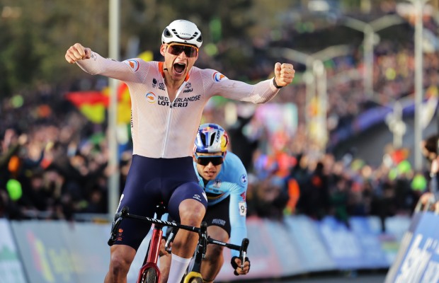 Van der Poel vence no sprint e conquista seu quinto Mundial
