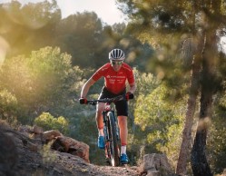 La campeona suiza Ariane Luthi se une al Kross Racing Team