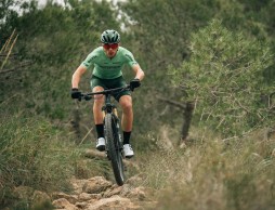 El Orbea Factory Team presenta sus equipaciones y bicicletas para 2023