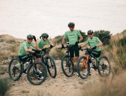 El Orbea Factory Team presenta sus equipaciones y bicicletas para 2023