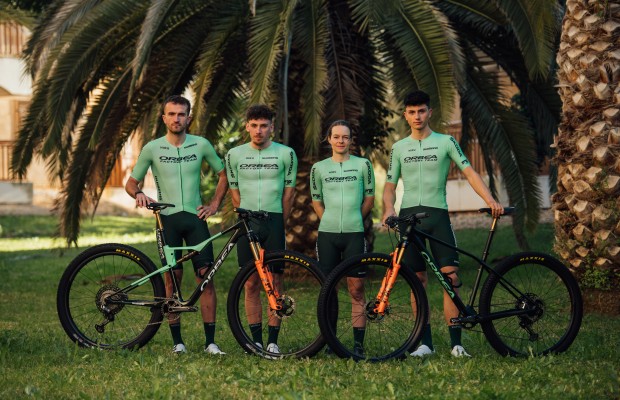 A Orbea Factory Team apresenta os seus uniformes e bicicletas para 2023
