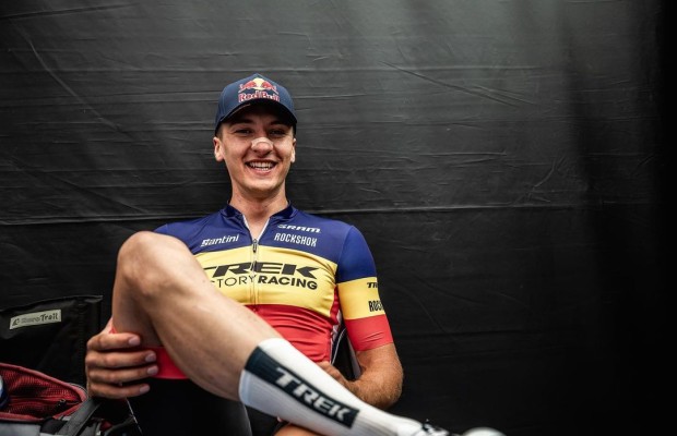 Vlad Dascalu renews his contract with Trek Factory Racing