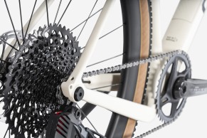 GUAVA, a new gravel brand promoted by Andrés Iniesta and Bojan Krkić