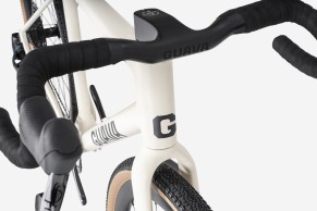 GUAVA, a new gravel brand promoted by Andrés Iniesta and Bojan Krkić