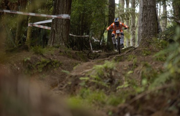 RedBull y Crankworx responden a la UCI
