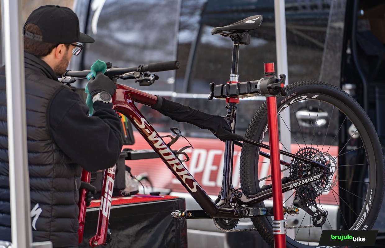 The new Specialized SWorks Epic 2023 has been spotted. Goodbye to the