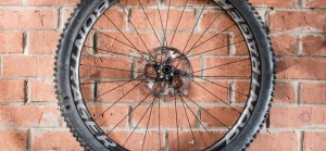 ventajas-ruedas-carbono-mountain-bike