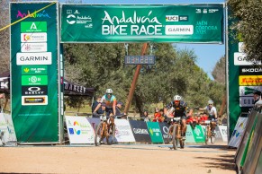 Enrique Morcillo and Hugo Drechou win the queen stage of the Andalucía Bike Race by GARMIN 2023