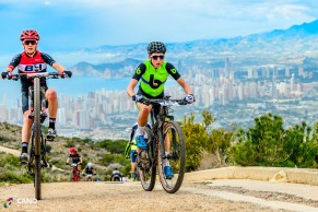 Fini y Blums ganan la CBBR 2019 y el Brújula Bike Racing Team gana la última etapa