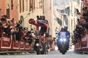 Tom Pidcock's epic victory in Strade Bianche