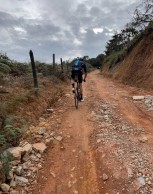 A Froome no le hace falta una mountain bike para subir por aquí